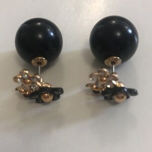 Elegant Gold and Black Floral Reversible Earrings Excellent Condition